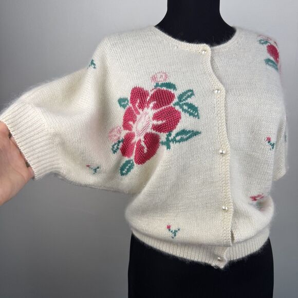 Vintage 80s 90s Angora Blend Floral Cardigan Short Sleeve, Made in Hong Kong - Picture 5 of 15